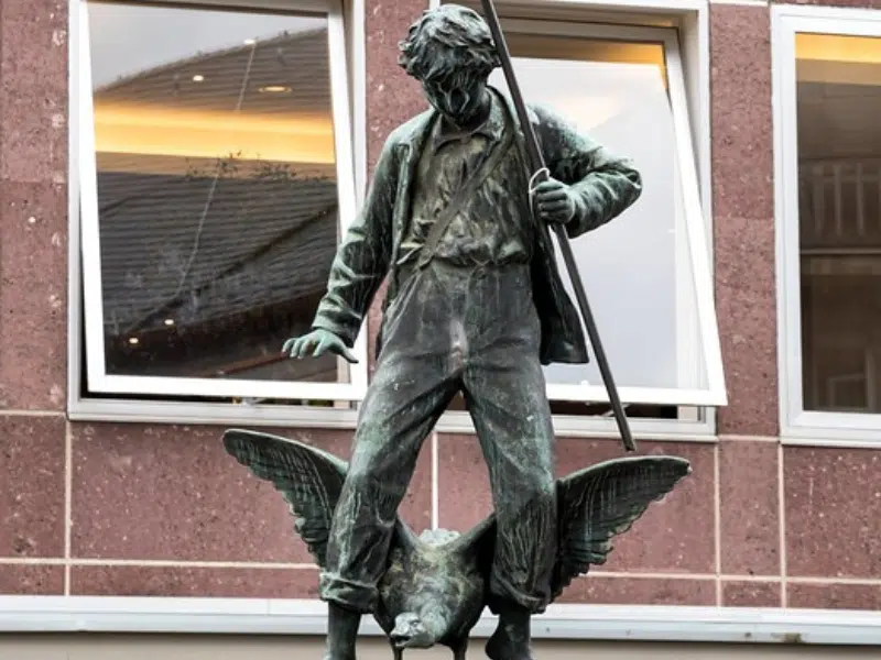 Martinsbrunnen: Symbool van liefdadigheid en medeleven 2 Martinsbrunnen