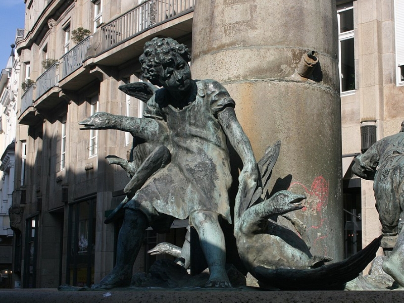 Martinsbrunnen: Symbool van liefdadigheid en mededogen 3 Martinsbrunnen