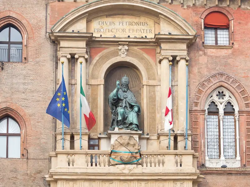 Palazzo d'Accursio: Un gioiello del Rinascimento a Bologna 2 Palazzo d'Accursio