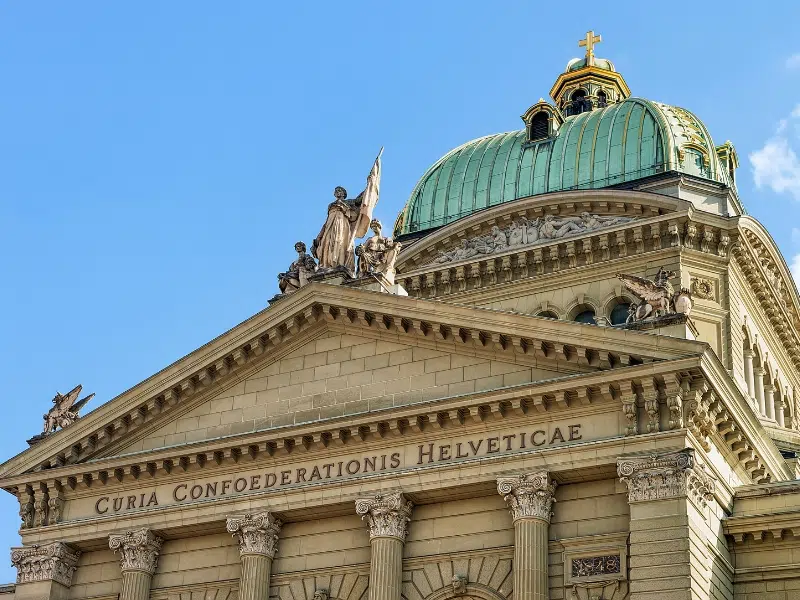 Das Schweizer Parlamentsgebäude: Ein Symbol der Schweizer Demokratie 1 Schweizer Parlament