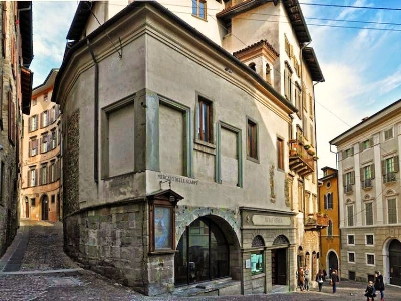 Piazza Mercato delle Scarpe: un encanto intemporal 2 Plaza Mercato delle Scarpe