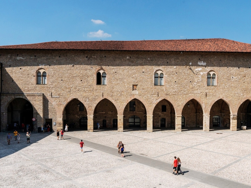 Piazza della Cittadella : Une oasis de sérénité à Bergame Haute 2 Piazza della Cittadella