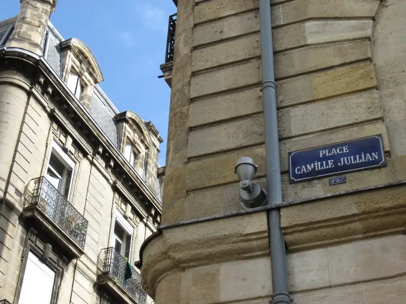 Place Camille Jullian: Ein verstecktes Juwel in Bordeaux 2 Platz Camille Jullian in Bordeaux