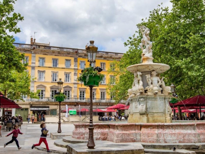Place Carnot à Carcassonne