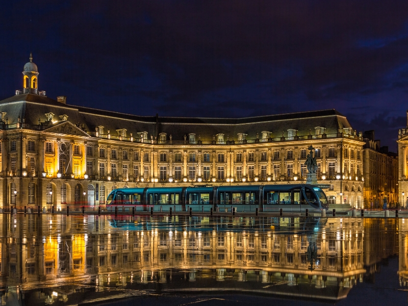 Place de la Bourse: Tijdloze elegantie 3 Place de la Bourse in Bordeaux