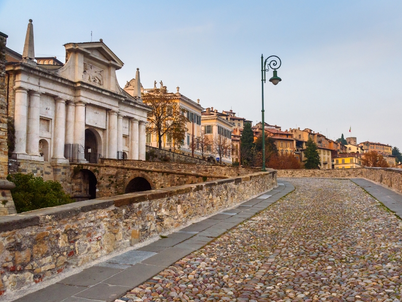 Porta San Giacomo: Ein Tor zur Geschichte Bergamos 3 Porta San Giacomo