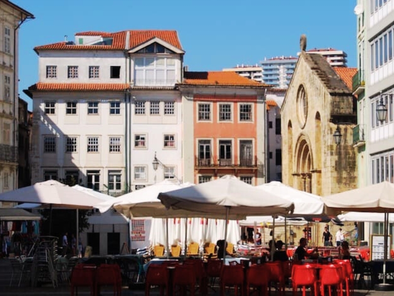 Praca do Comercio: A Vibrant Heart of Coimbra 3 Praca do Comercio in Coimbra