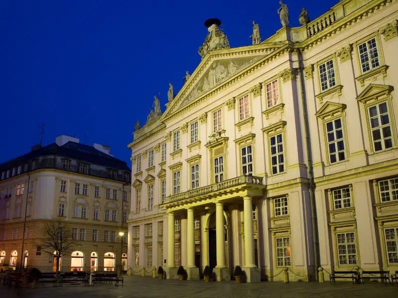 Palast Primacial: Ein neoklassizistisches Juwel in Bratislava 2 Primacial-Palast in Bratislava