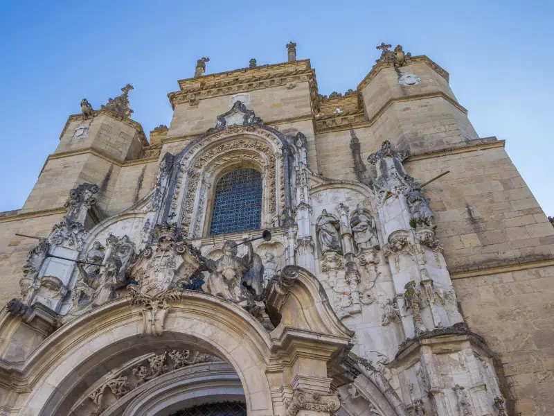 L'église de Santa Cruz : Un joyau intemporel de Coimbra 3 Église de Santa Cruz à Coimbra