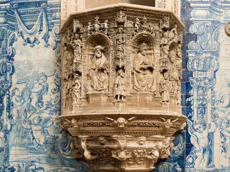 L'église de Santa Cruz : Un joyau intemporel de Coimbra 1 Église de Santa Cruz à Coimbra