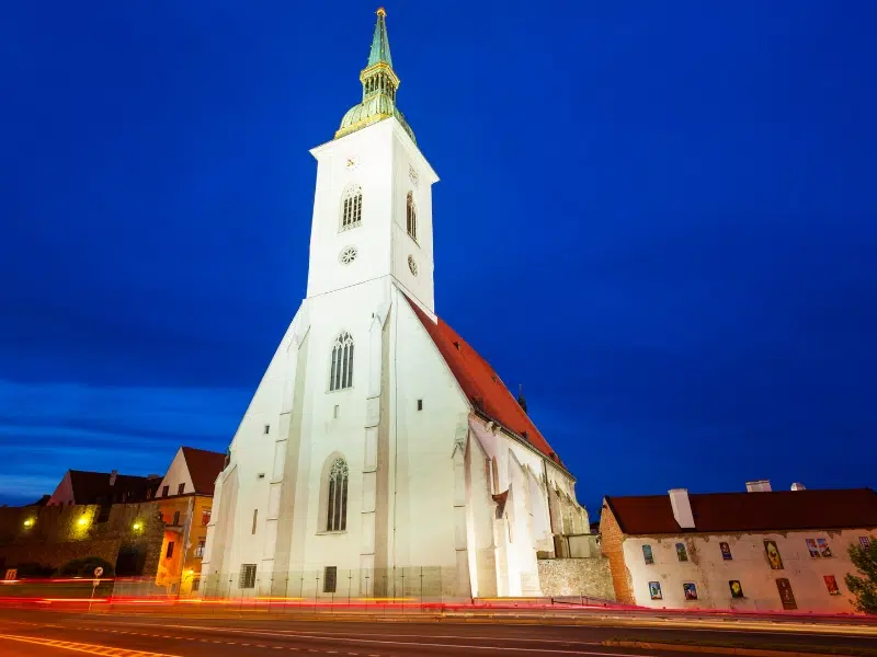 Die Kathedrale des Heiligen Martin: Ein Kronjuwel von Bratislava 3 Die Kathedrale des Heiligen Martin in Bratislava
