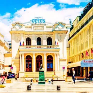 El Teatro Odeón es una distinguida joya arquitectónica en Calea Victoriei, con una impresionante fachada neoclásica y un singular techo corredizo que sigue siendo una rara maravilla técnica en el teatro europeo.