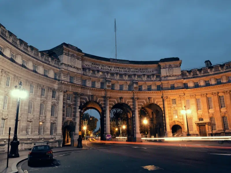 Arco do Almirantado: Um marco de Londres 1 Arco do Almirantado em Londres