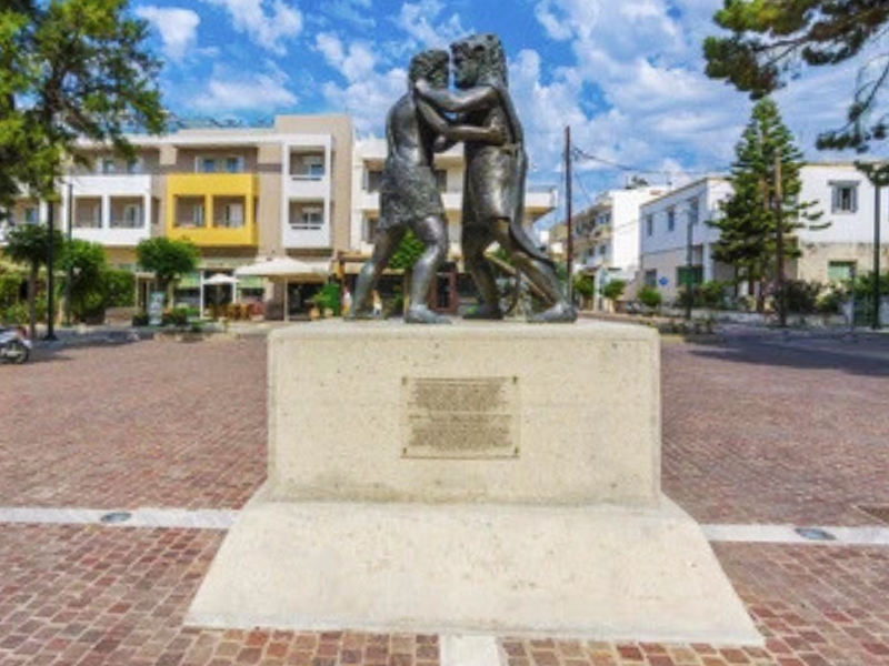 Place Antagora : Le cœur de la ville de Kos 3 Place Antagora à Kos