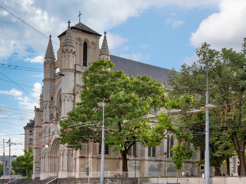 Basilica Notre-Dame: een gotisch meesterwerk in het hart van Genève 3 Basiliek Notre-Dame in Genève