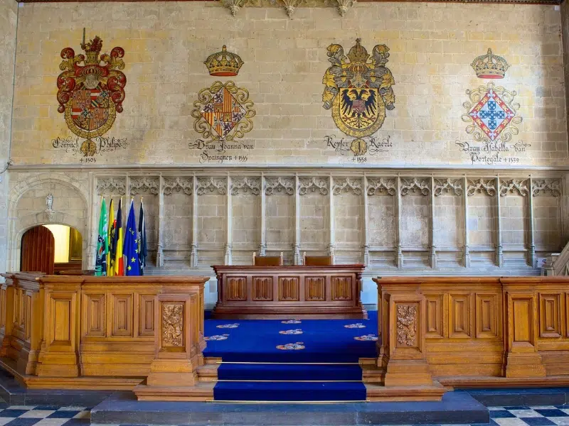 Das Rathaus von Gent: Ein Meisterwerk der Architekturgeschichte 2 Rathaus Gent