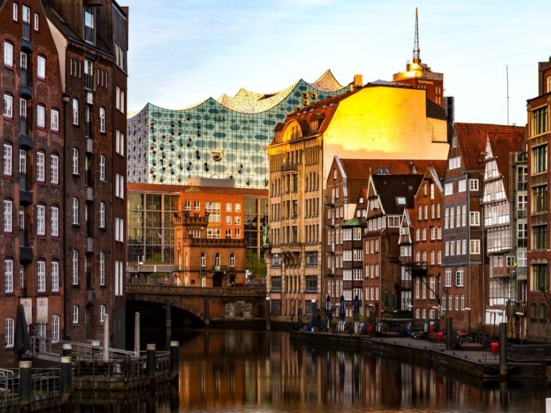 Hohe Brücke : Une merveille moderne qui enjambe les voies navigables de Hambourg 3 Hohe Brücke à Hambourg