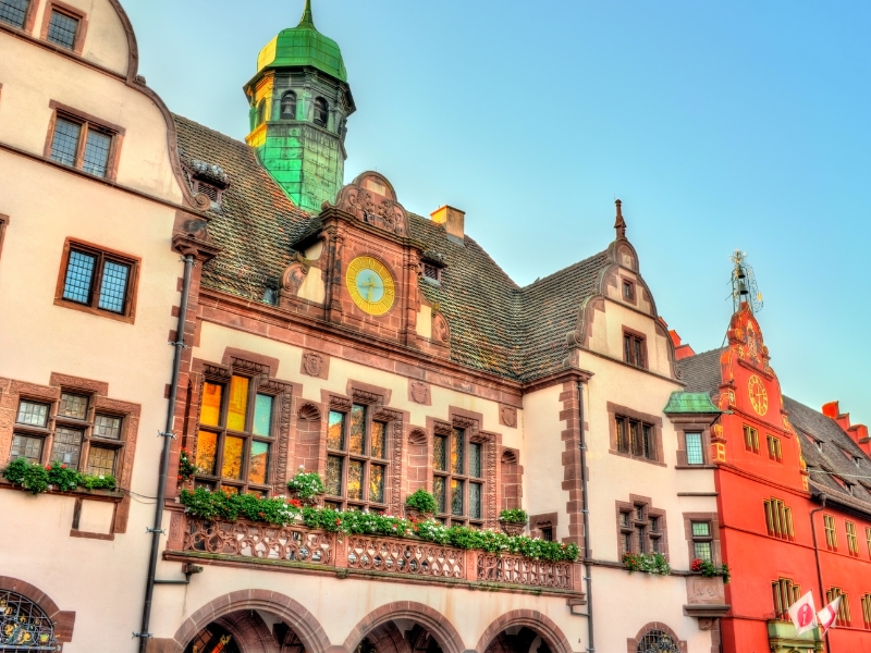 Neues Rathaus Freiburg : Un joyau de la néo-Renaissance 2 Neues Rathaus à Fribourg
