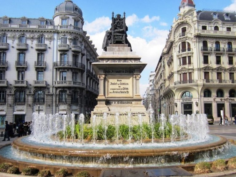 Plaza Isabel La Católica in Granada