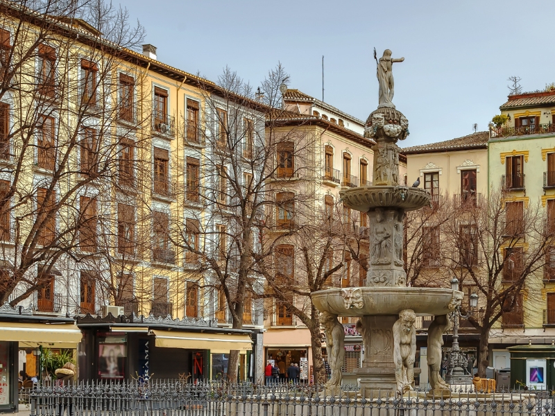 Plaza de Bib-Rambla: Il cuore pulsante di Granada 1 Plaza de Bib-Rambla a Granada