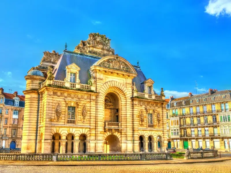 Discover Porte de Paris: Lille's Majestic Triumphal Arch