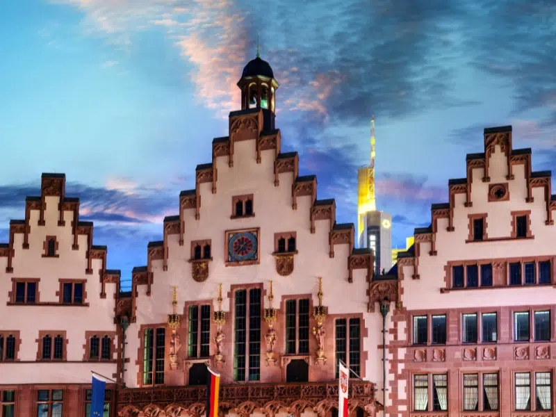 Discover Römerberg: Frankfurt's Historic Square Awaits