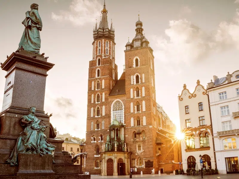 Basilique Sainte-Marie : Un joyau gothique sur la place du marché de Cracovie 3 Basilique Sainte-Marie de Cracovie