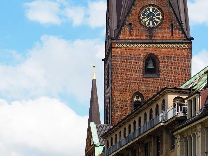 Igreja de São Pedro: Um marco intemporal no coração de Hamburgo 1 Igreja de São Pedro em Hamburgo
