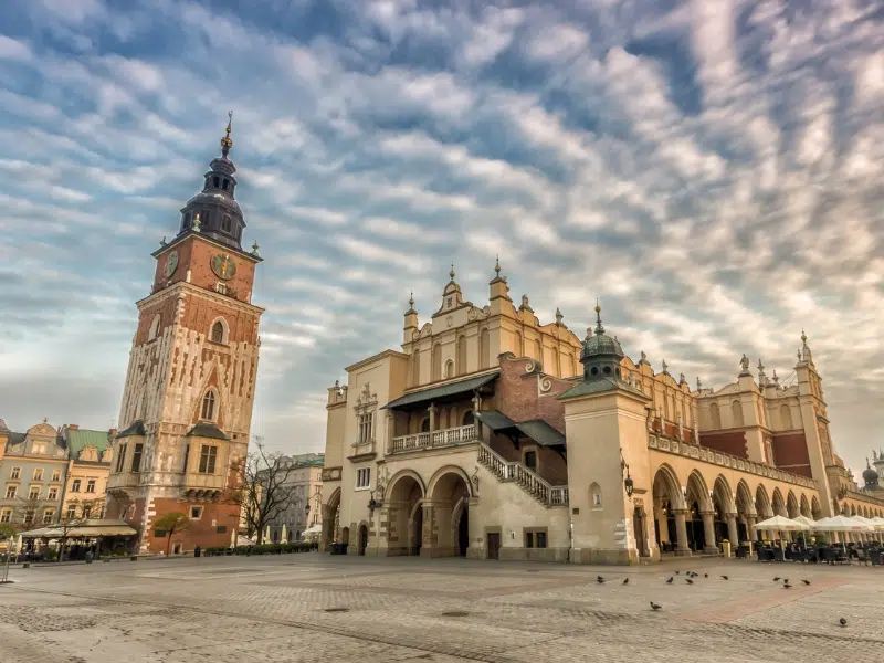 Torre del Municipio: Un punto di riferimento della piazza principale di Cracovia 2 Torre del Municipio di Cracovia
