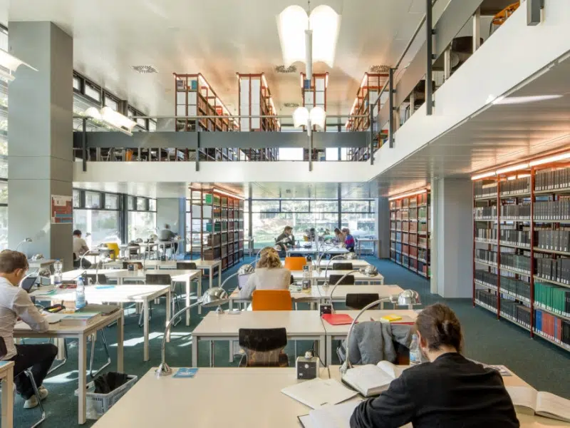 Università di Friburgo: Un rinomato centro di apprendimento 2 Università di Friburgo