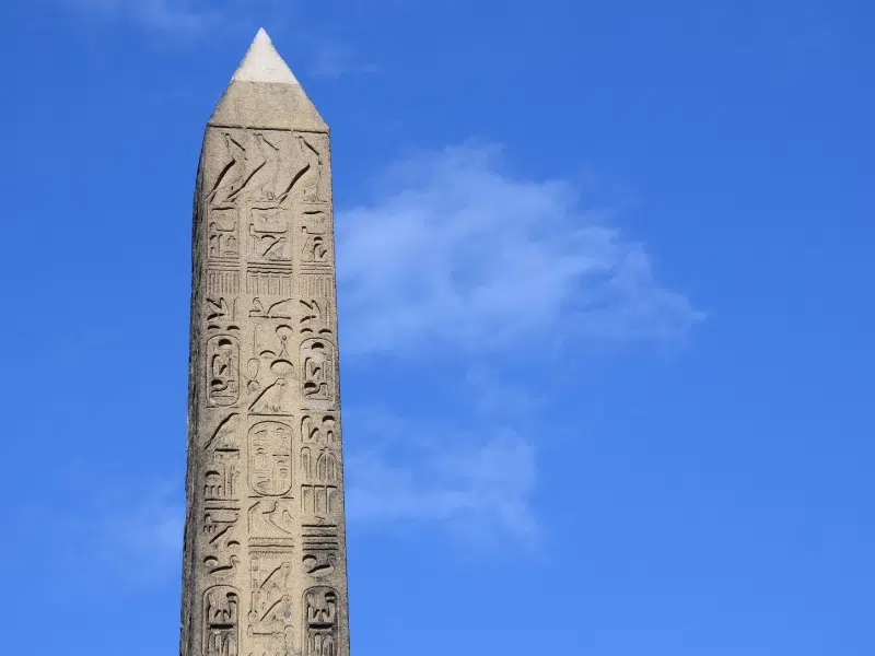 Obelisco de Teodósio: Uma testemunha intemporal da História em Istambul 1 Obelisco de Teodósio em Istambul