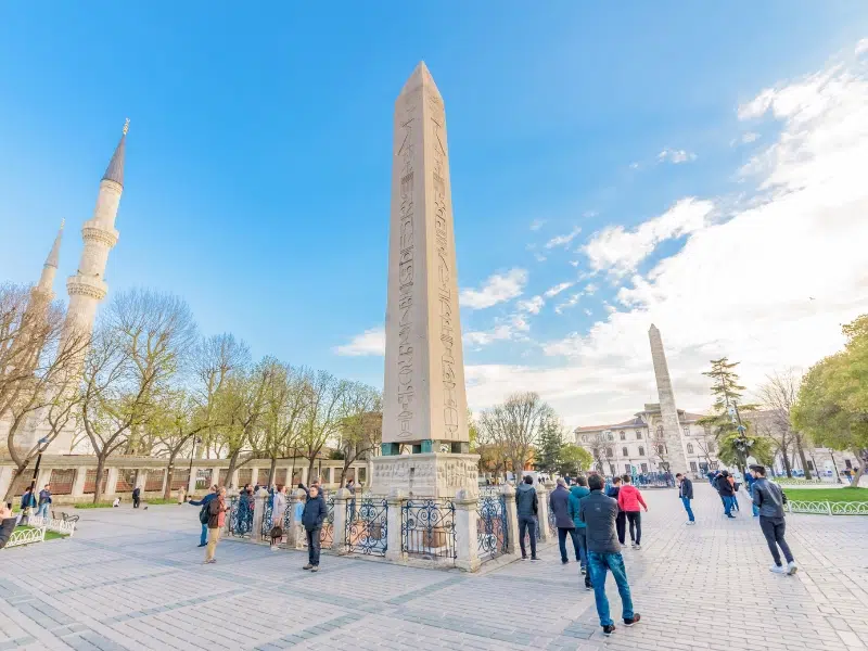 Obelisco de Teodósio: Uma testemunha intemporal da História em Istambul 3 Obelisco de Teodósio em Istambul