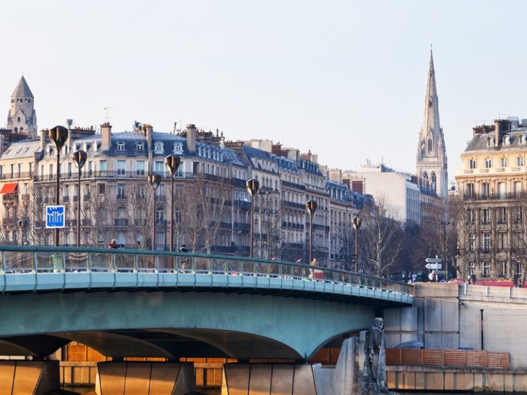 Alma's bridge in Paris