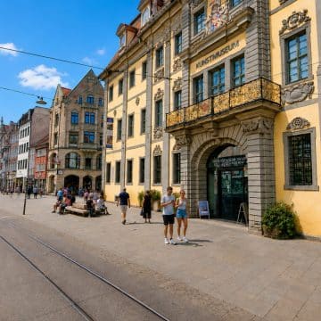 L'Angermuseum d'Erfurt est un élégant musée d'art installé dans un bâtiment baroque historique, qui présente des peintures, des sculptures, des objets d'arts décoratifs et des œuvres liées au patrimoine culturel de la Thuringe.