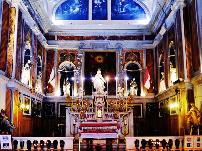 Capela da Misericórdia: Um marco espiritual em Monaco-Ville 3 Capela da Misericórdia no Mónaco