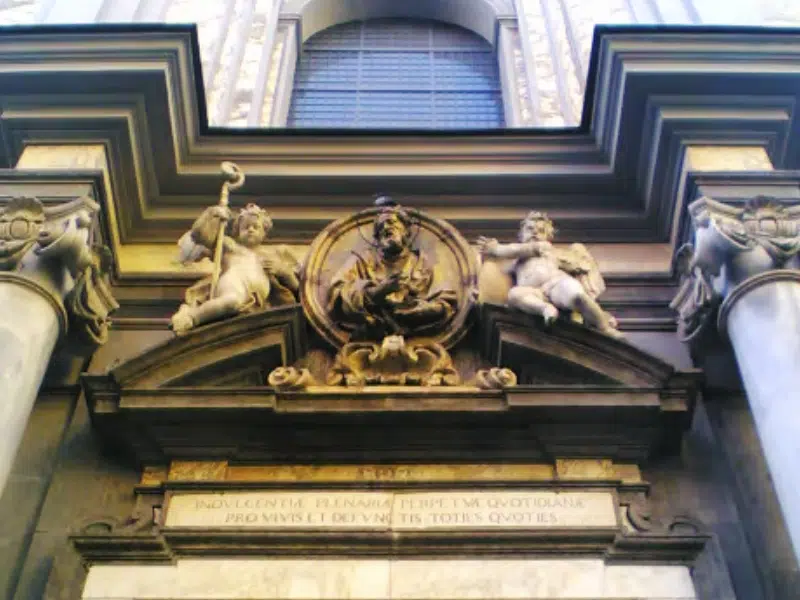 Die Kirche S. Nicolaus alla Carita in Neapel 1 Kirche San Nicolás alla Carita 2