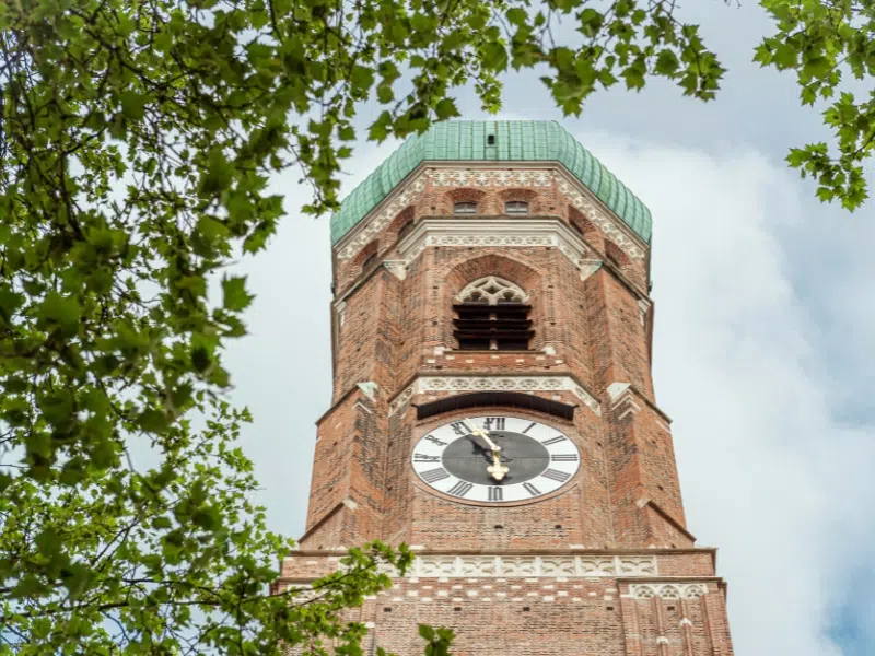 Frauenkirche: Ikoniczny punkt orientacyjny Monachium 1 Kościół Frauenkirche w Monachium
