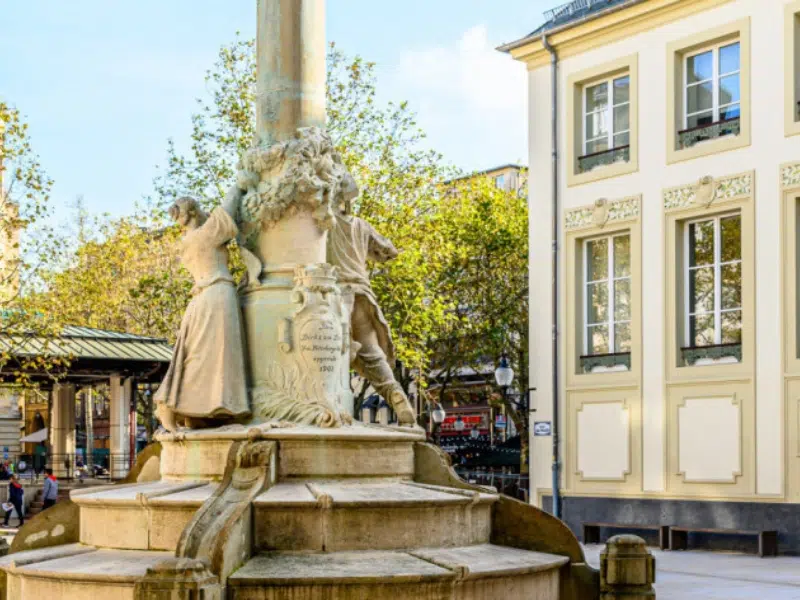 Il monumento a Dicks e Lentz: Omaggio alla letteratura lussemburghese 2 Monumento a Dicks e Lentz in Lussemburgo