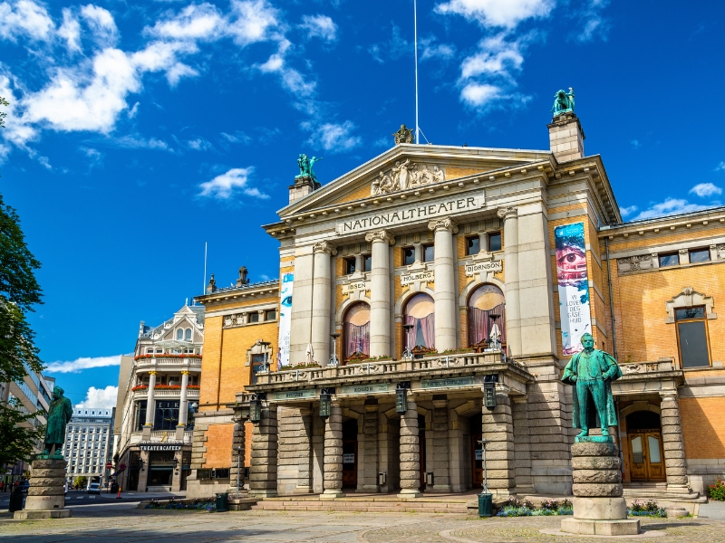 Il Teatro Nazionale di Oslo: Un punto di riferimento culturale della Norvegia 1 Teatro Nazionale di Oslo