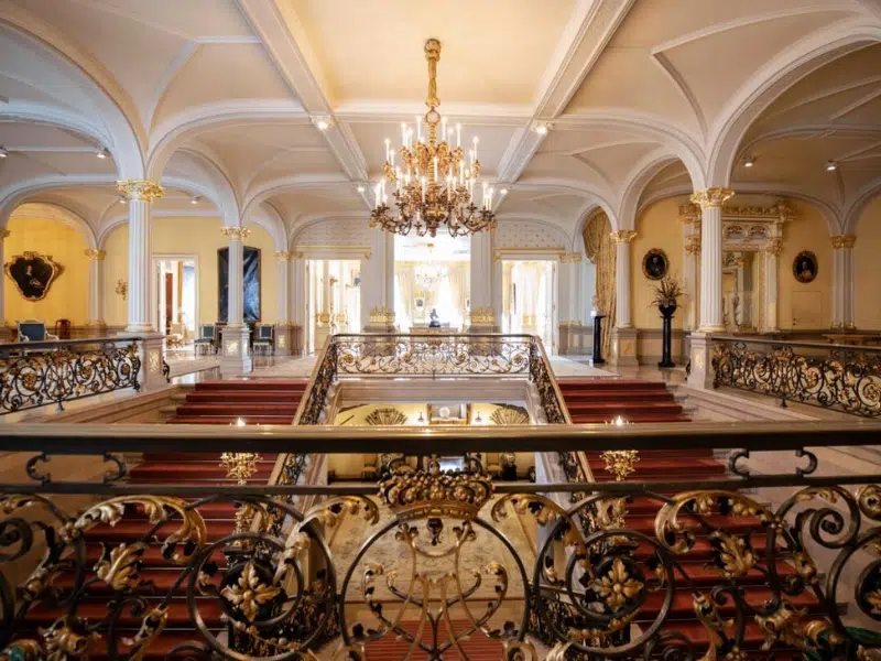 Palazzo Granducale: Un simbolo senza tempo della regalità lussemburghese 2 Palazzo Granducale a Lussemburgo