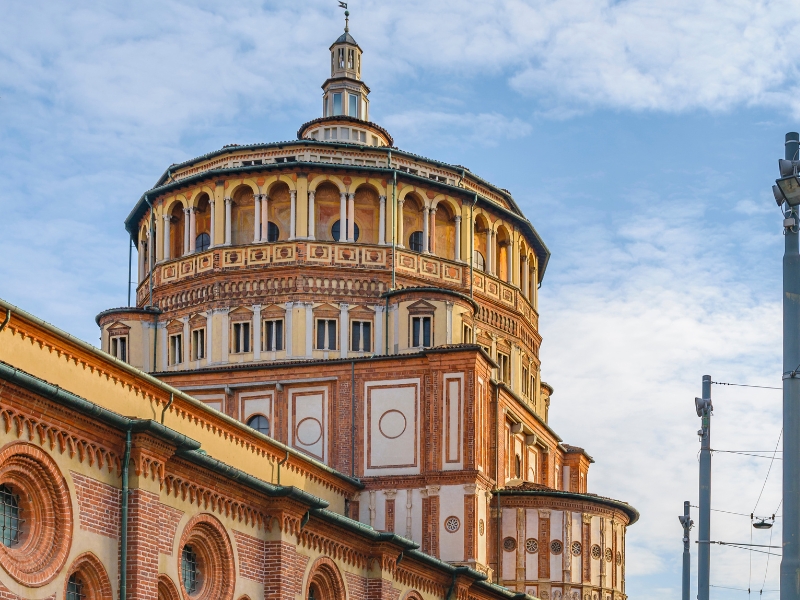 Piazza di Santa Maria delle Grazie : Une place historique à Milan 1 Piazza di Santa Maria delle Grazie à Milan