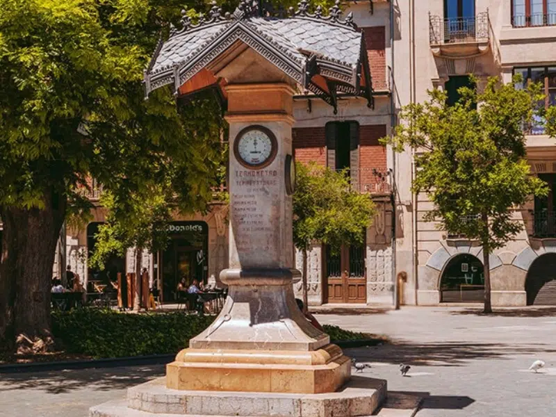 Plaça d'Espanya: el bullicioso corazón de Palma de Mallorca 2 Plaza de España en Palma de Mallorca