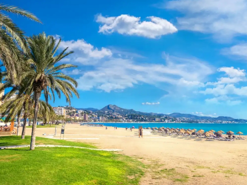 Playa la Malagueta: Una popolare destinazione balneare a Malaga 1 Playa la Malagueta a Malaga