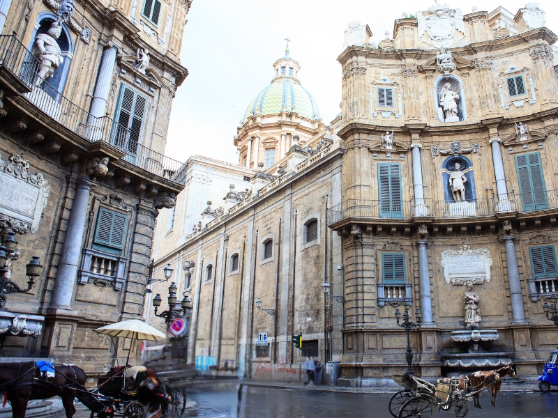 Quattro Canti: het hart van het historische centrum van Palermo 3 Quattro Canti in Palermo