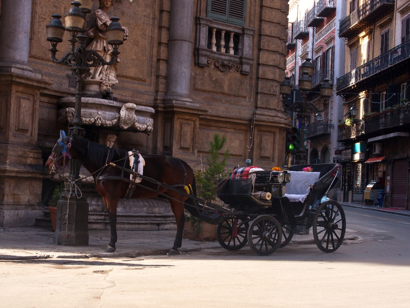 Quattro Canti: het hart van het historische centrum van Palermo 2 Quattro Canti in Palermo