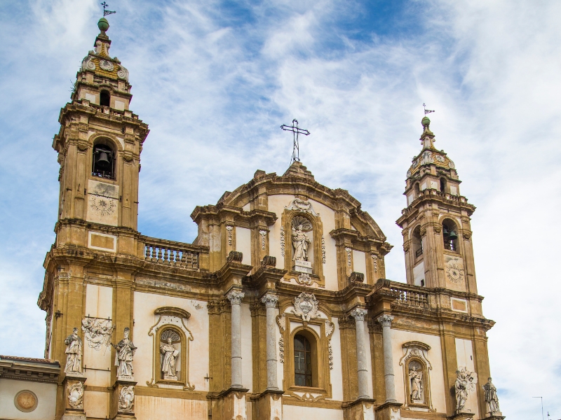 Kerk van Saint Domenico: Een juweel van Palermo's barokke architectuur 1 Sint-Domenicuskerk in Palermo