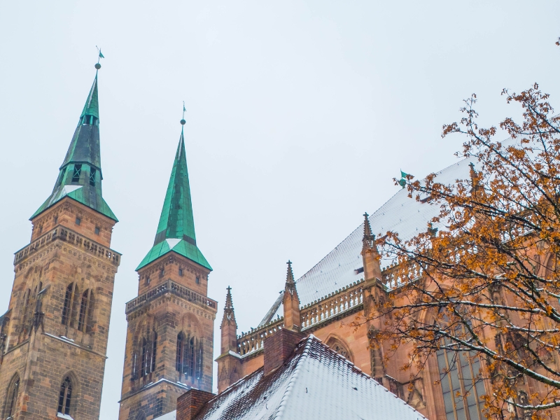 Sebalduskirche: Una joya histórica de Núremberg 1 Iglesia Sebalduskirche de Núremberg