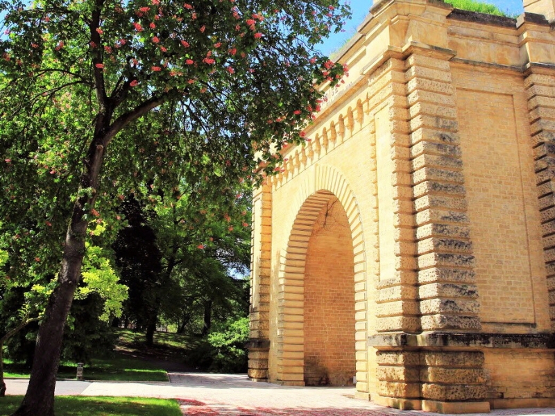 La Porte Serpentine : Un portail historique au cœur de Metz 1 Porte Serpentine à Metz