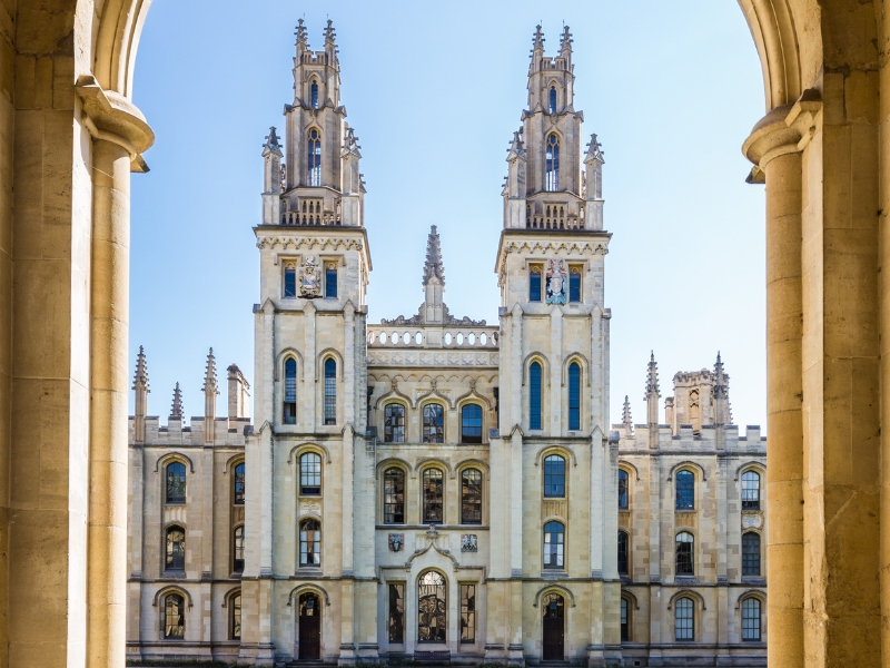 Uniwersytet Oksfordzki: Historyczny i architektoniczny cud 1 Uniwersytet Oksfordzki