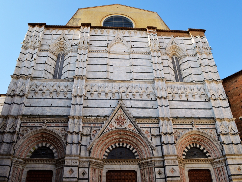 Das Battistero di San Giovanni: Ein Meisterwerk der sienesischen Kunst 3 Battistero di San Giovanni in Siena